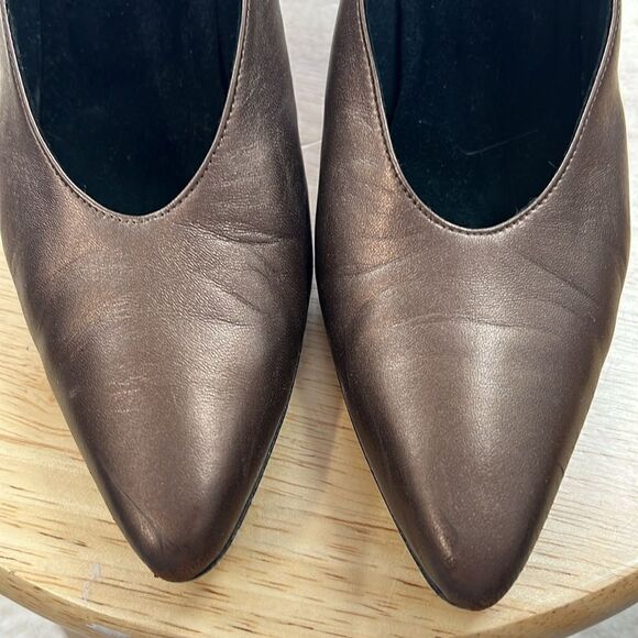 Stewart Weitzman Vintage Bronze Heels size 9.5AAAA- 2.5” heels -great condition! - Picture 10 of 11